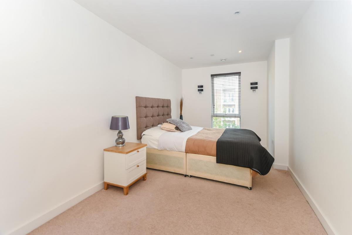Central Slough - 2 bedroom 1 bath - Housity