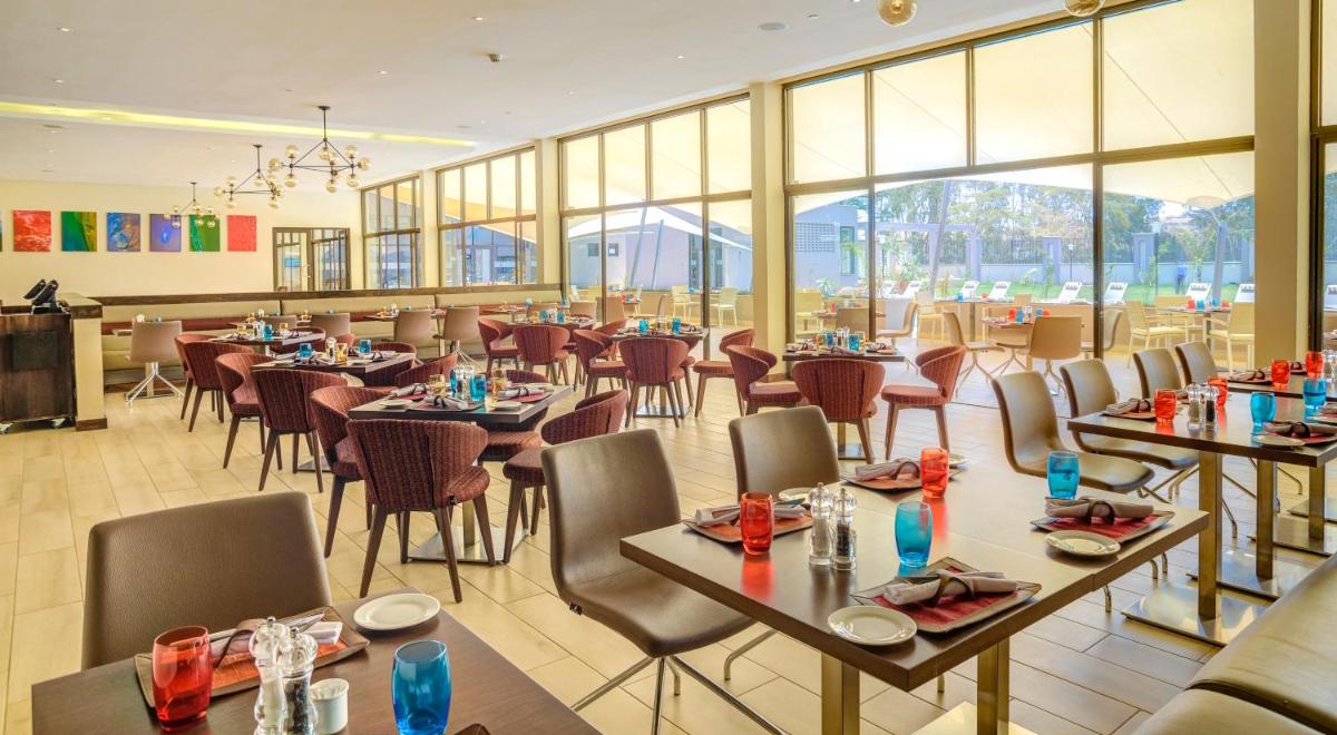Tamarind Tree Hotel - Housity