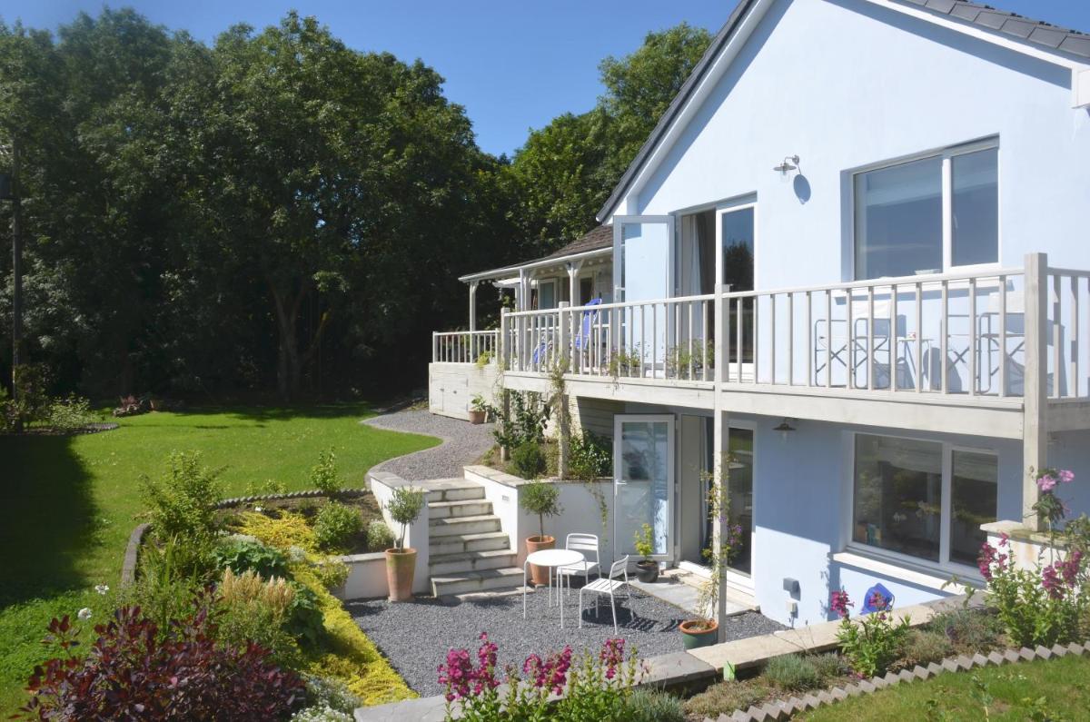 Gower View Luxury Bed & Breakfast - Housity