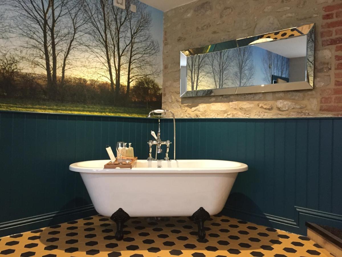 Helen Browning's Royal Oak - Housity