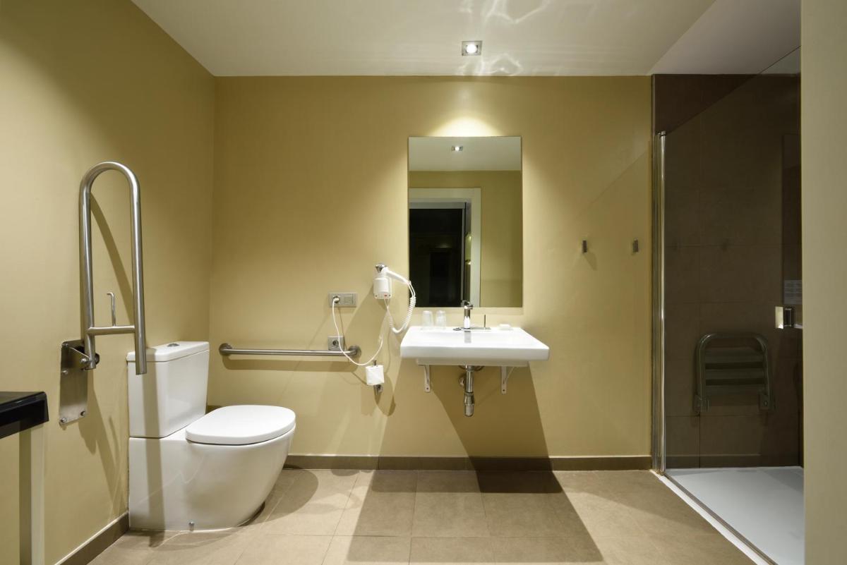 Un baño de Grums Hotel & Spa
