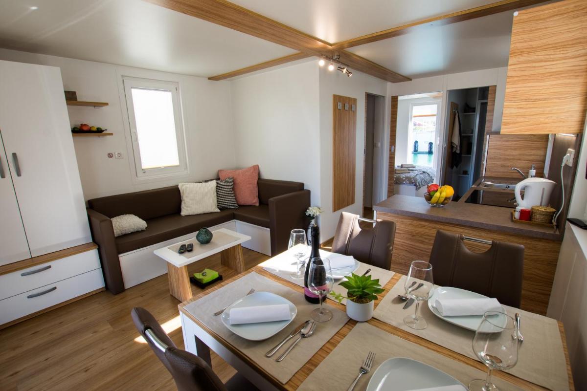 Floating Sea Houses MARINA LUX - Housity