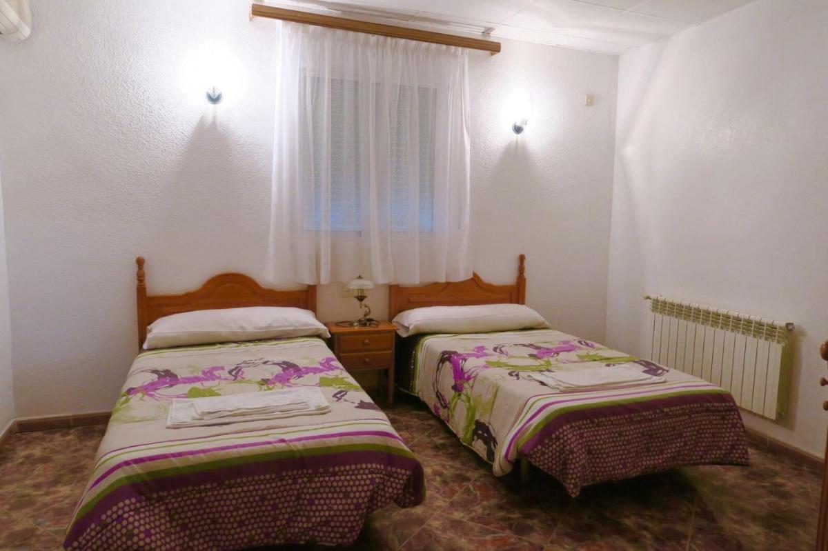 Hostal Jaufil - Housity