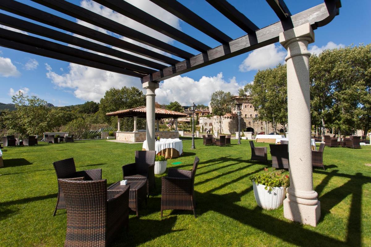 Jardín al aire libre en Hotel Termal Abadia de Los Templarios