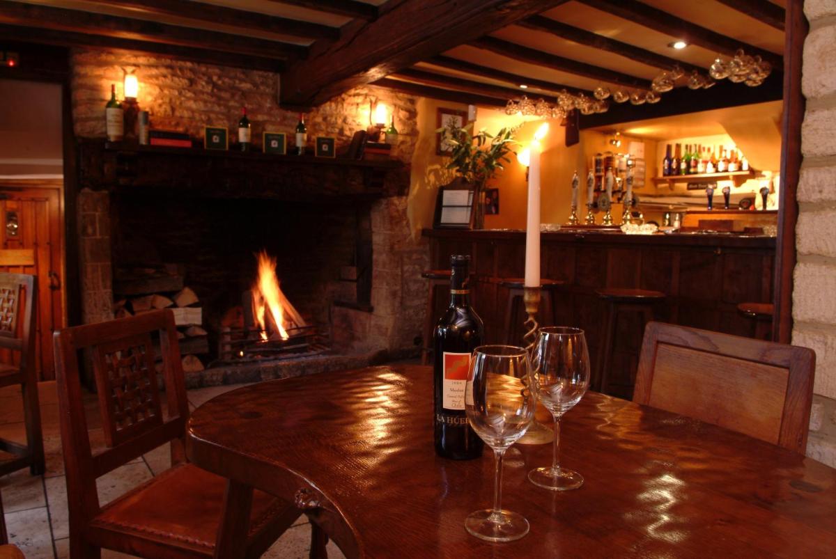 The Green Dragon Inn - Housity