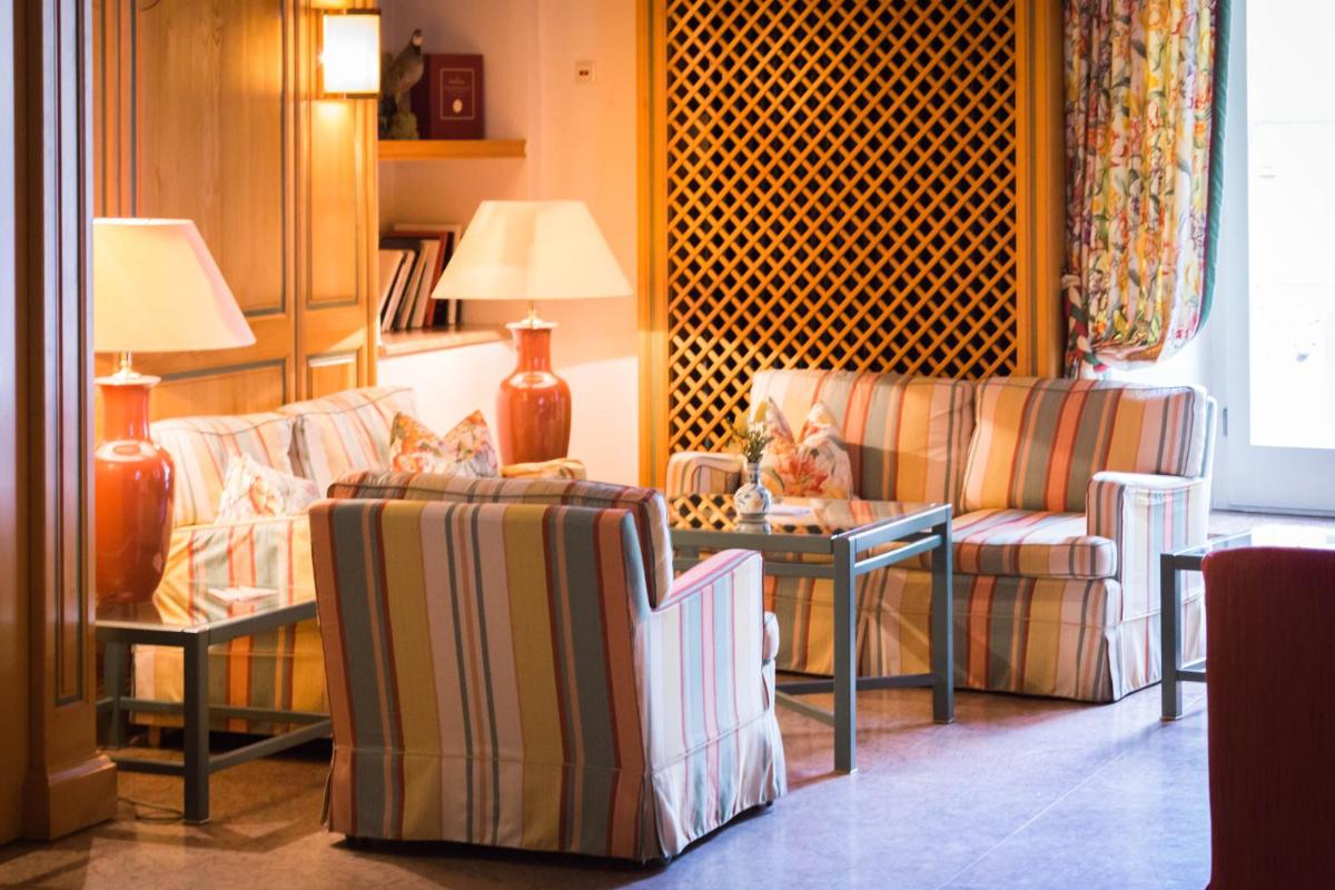 Coin salon dans l'établissement Hotel & Spa A la cour d'Alsace by HappyCulture