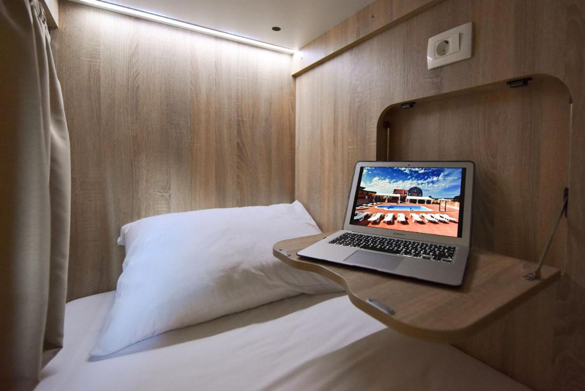 Hostel Zrće All Inclusive- ALL YOU CAN DRINK AND EAT! - Housity