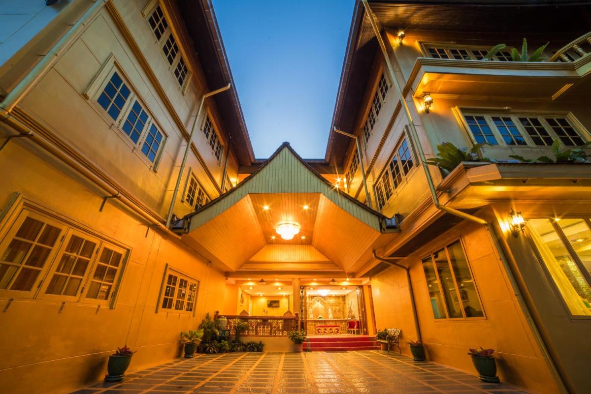 Nakaraj Princess Chiang Rai - Walking Street - Housity
