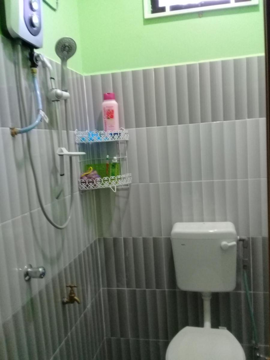 Mirza Homestay Marang - Housity