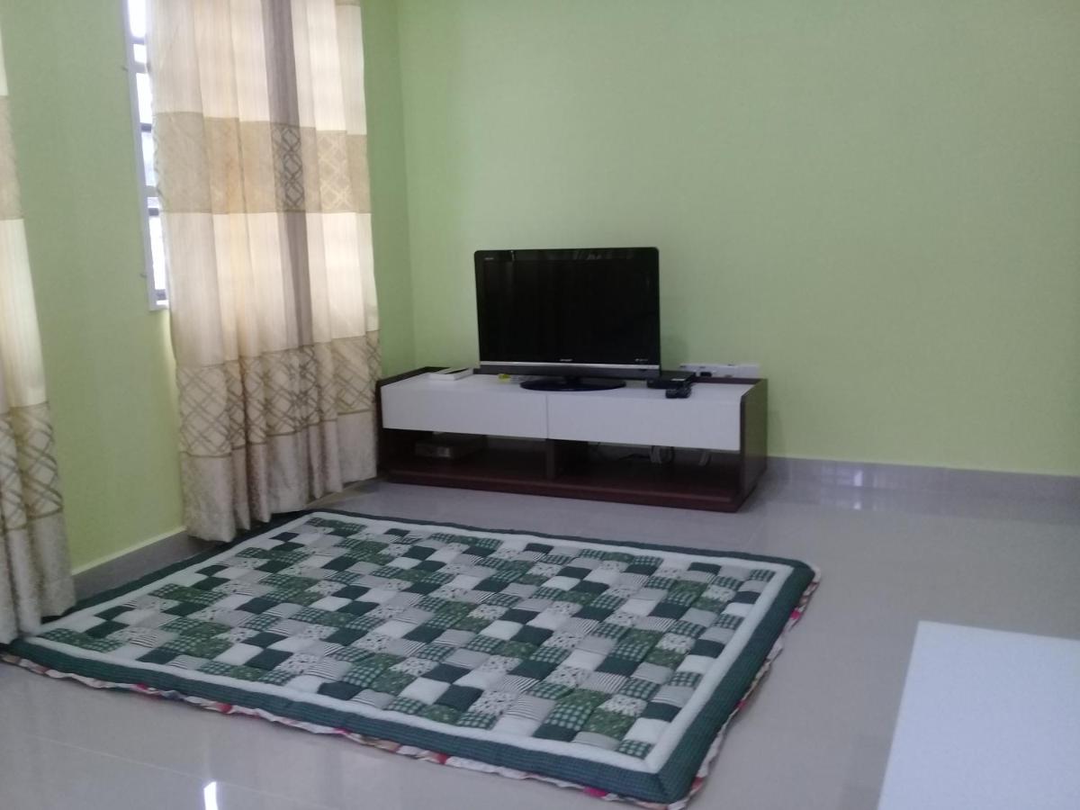 Mirza Homestay Marang - Housity