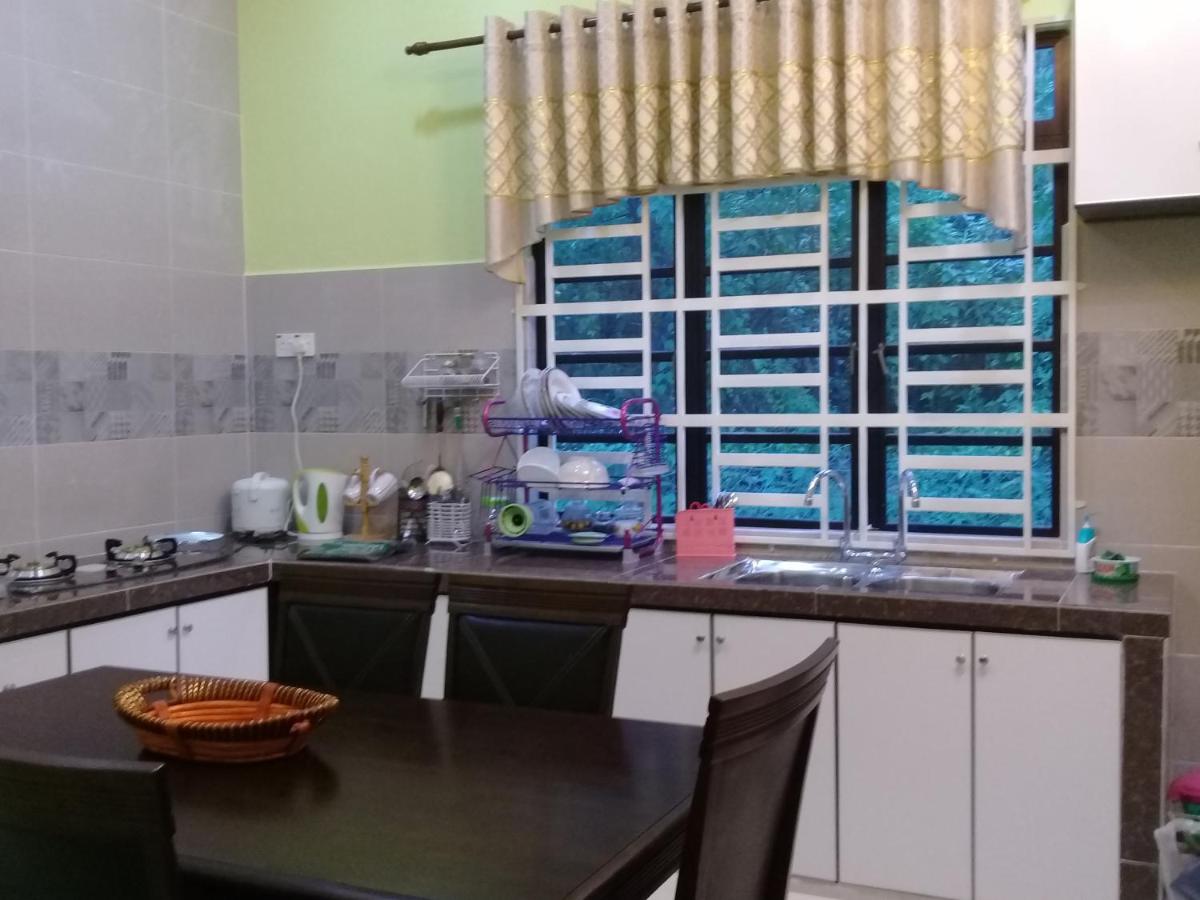 Mirza Homestay Marang - Housity