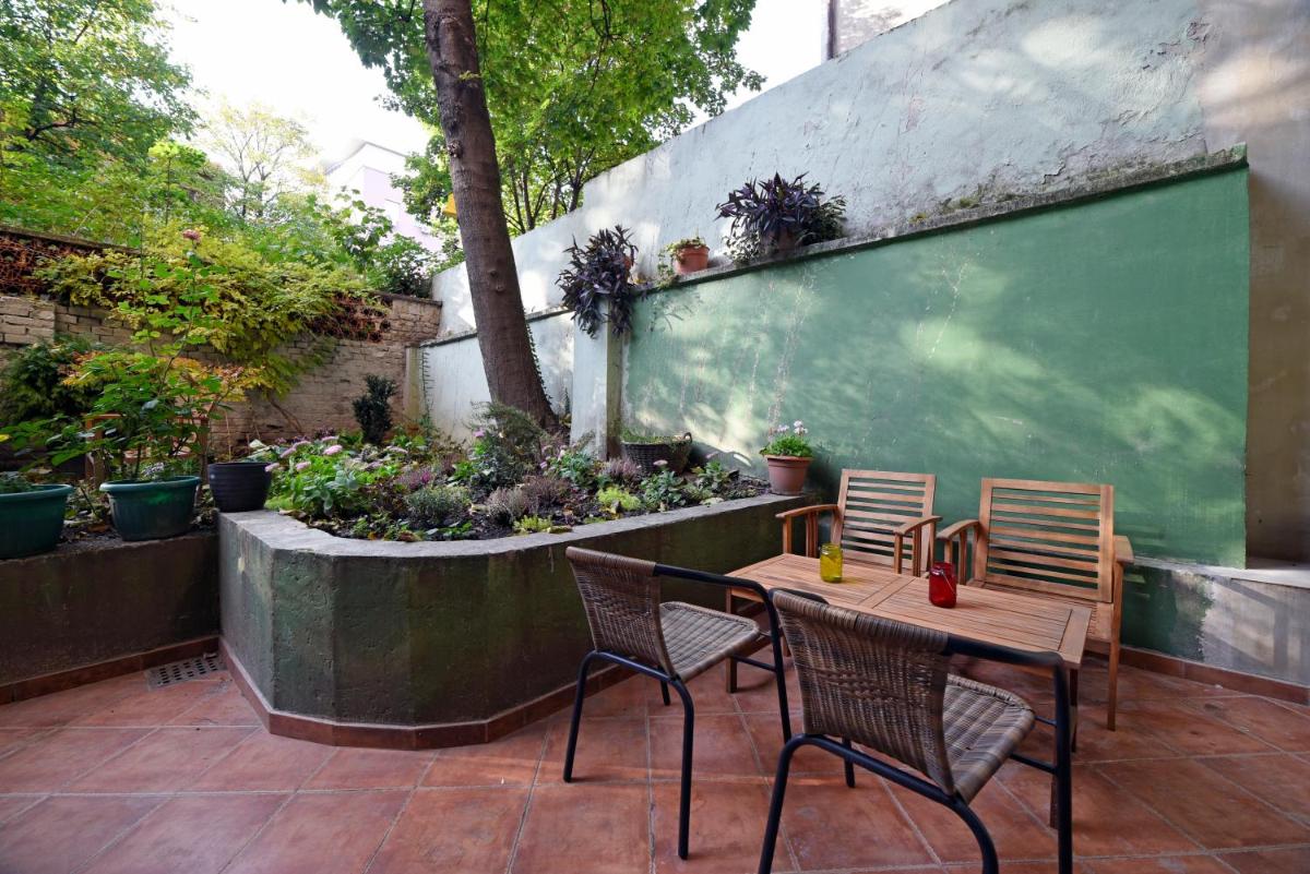 Apartment A.B.S. Secret Garden - Housity