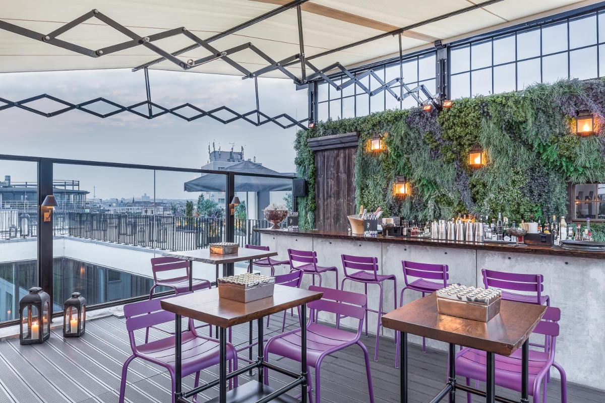 Ein Restaurant oder anderes Speiselokal in der Unterkunft Hotel Zoo Berlin Ein Restaurant oder anderes Speiselokal in der Unterkunft Hotel Zoo Berlin