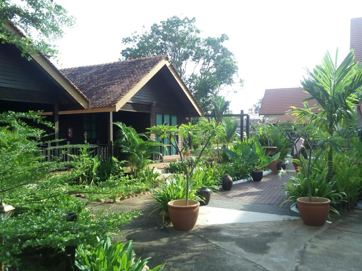 The Manor Beach Resort Besut - Housity