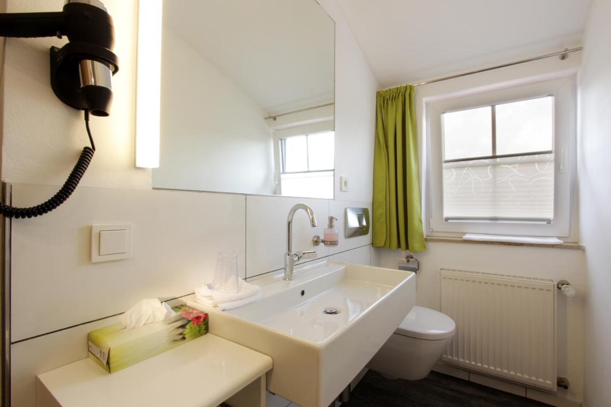 Hotel Restaurant Reichsadler - Housity