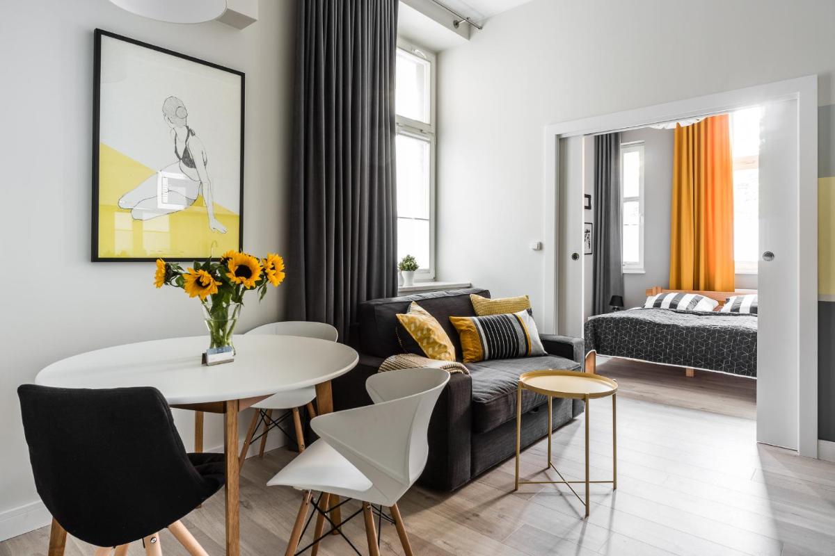 Sanhaus Apartments - CHOPINA 13 - apartamenty w centrum, 5 minut od plaży i deptaka - Housity