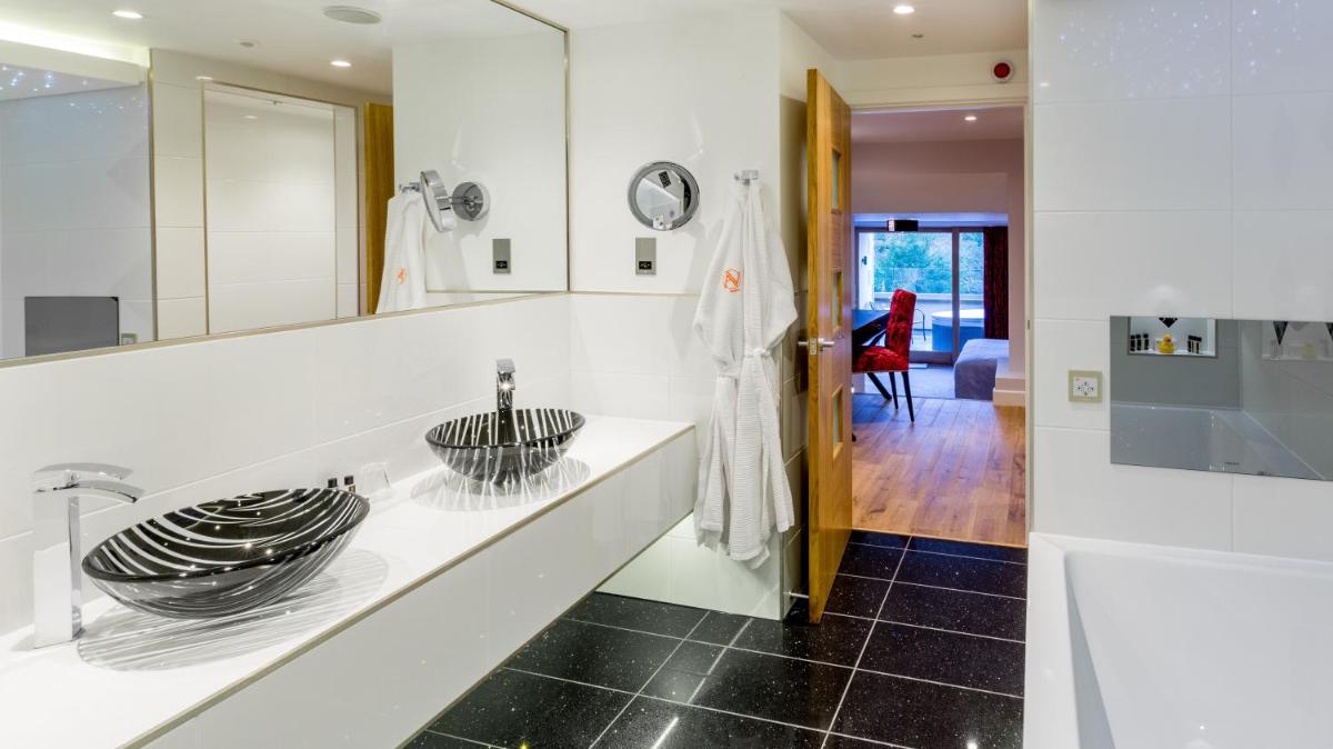Applegarth Villa Hotel & Restaurant (Adult Only) - Housity