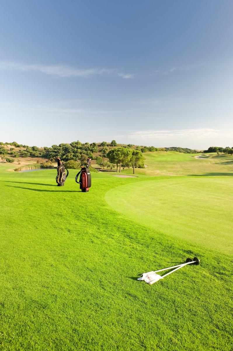Instalaciones para jugar al golf en el hotel o alrededores