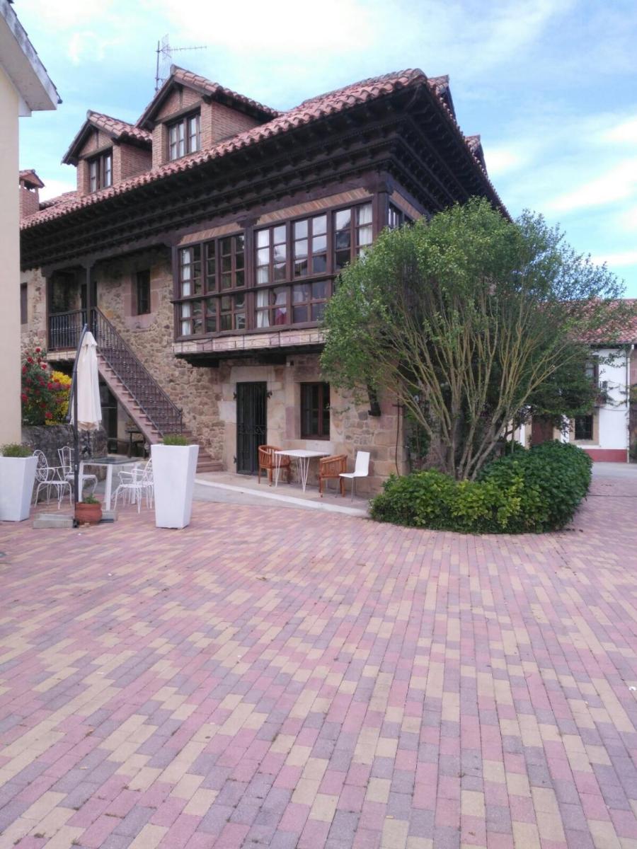 Apartamentos La Casona - Housity