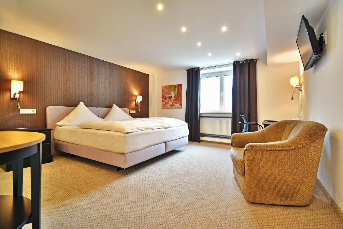 Hotel zur goldenen Sonne - Housity