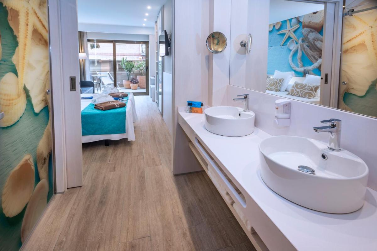 Un baño de Sumus Hotel Stella and Spa 4S Adults Recommended