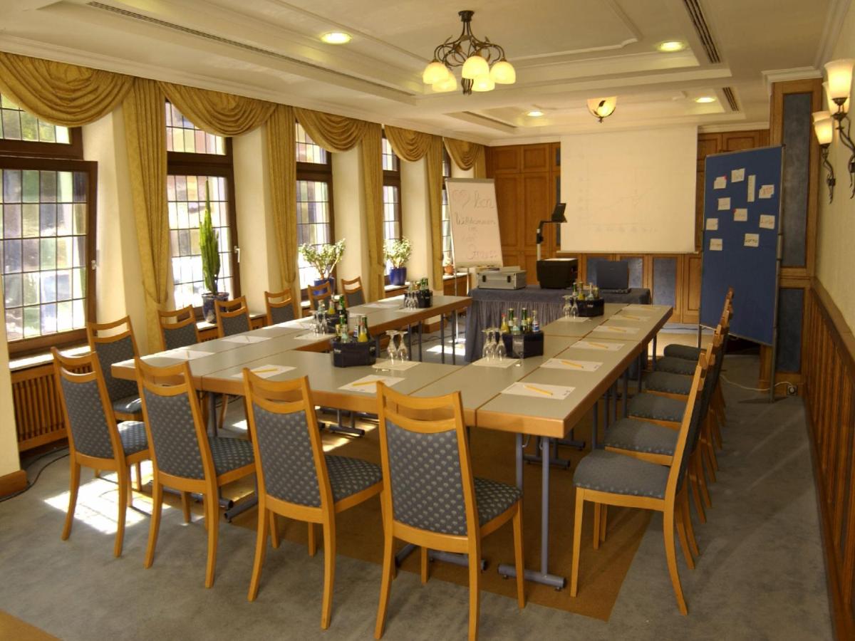 City Partner Hotel Strauss - Housity