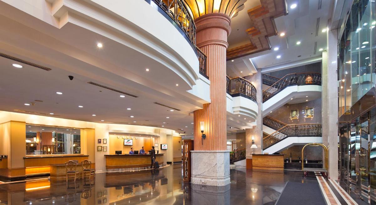 Bayview Hotel Georgetown Penang - Housity