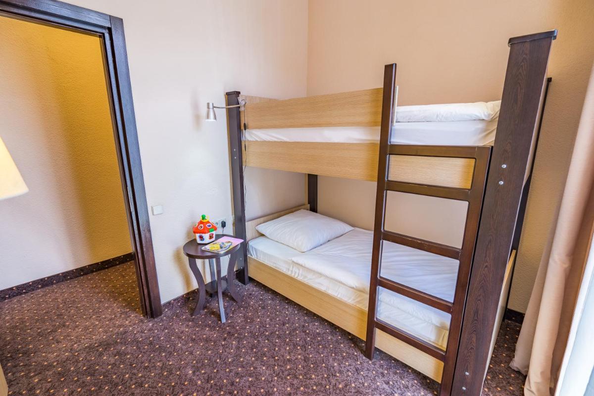 Hotel Lomsia - Housity