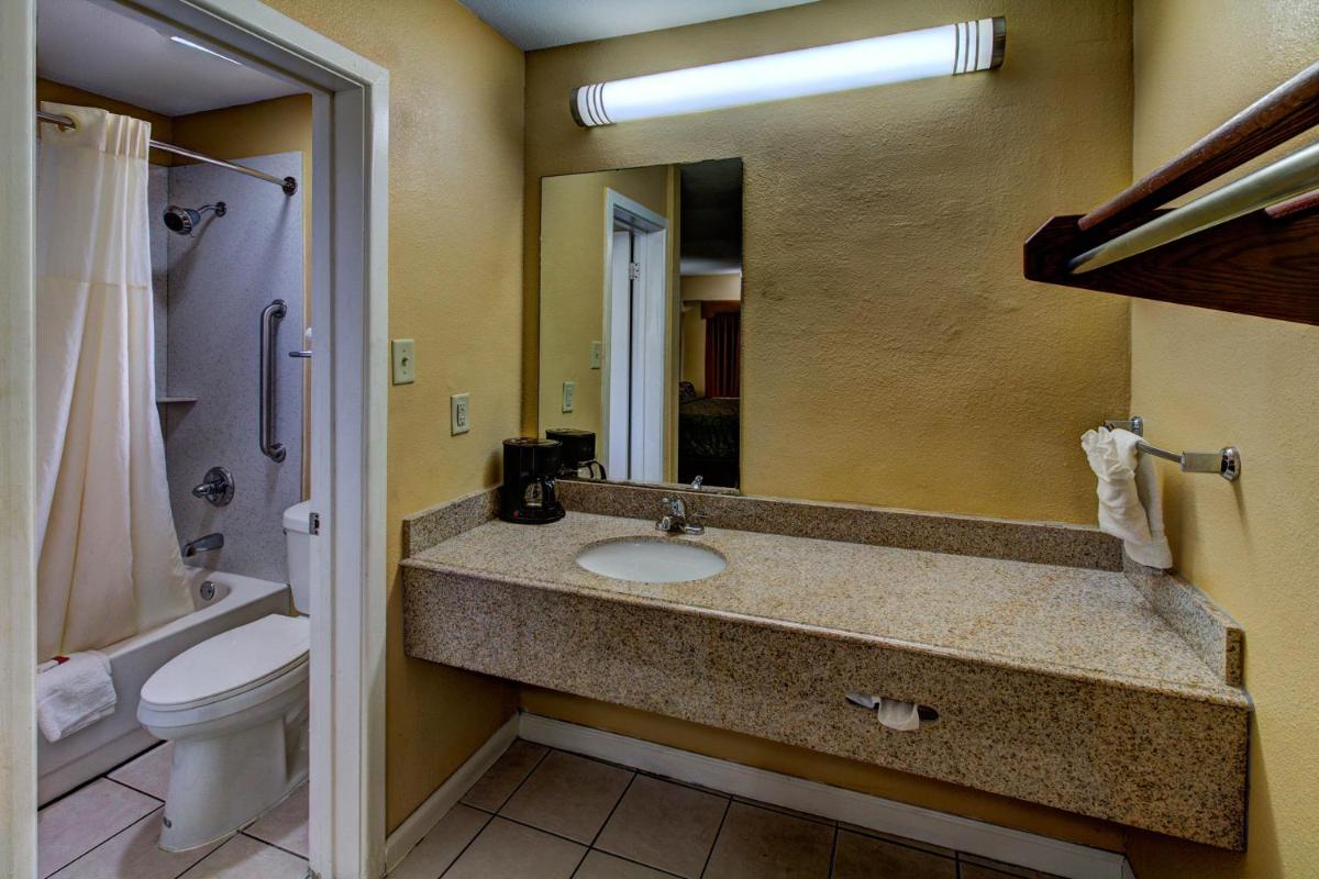 Kingsway Inn Corsicana - Housity