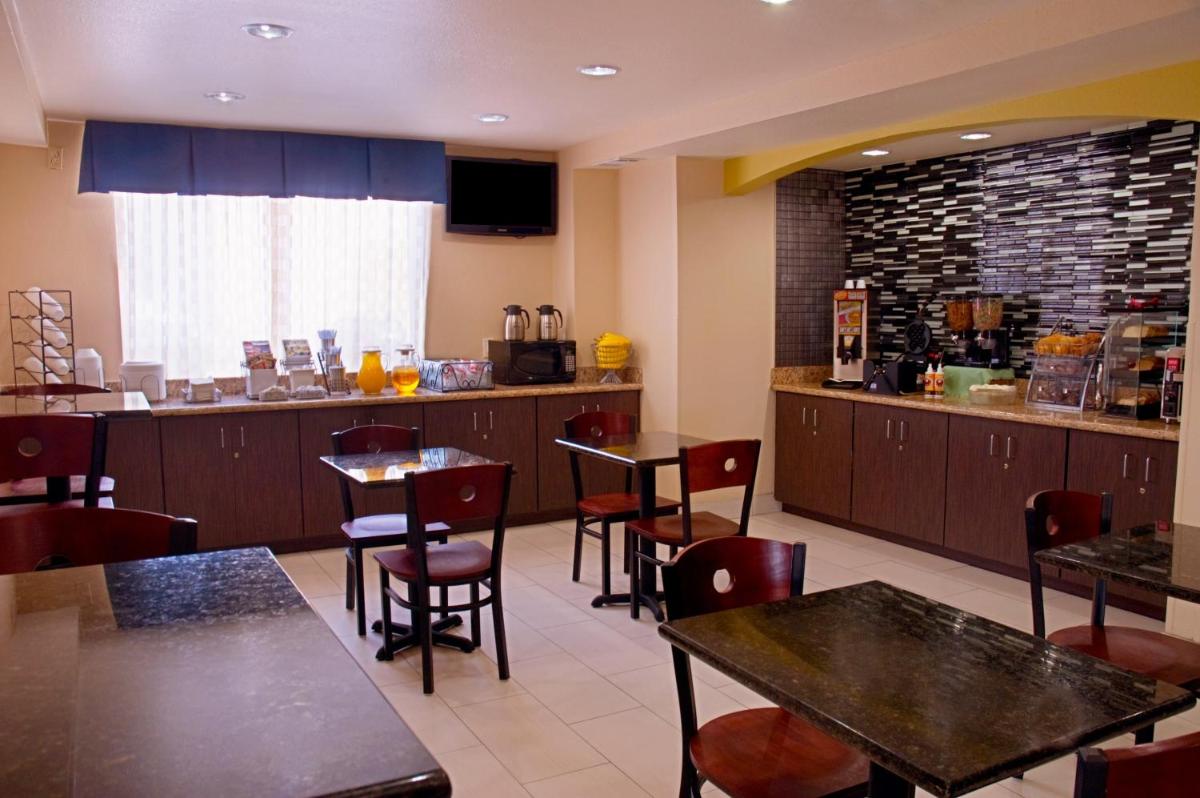 Super 8 by Wyndham Irving/DFW Apt/North - Housity