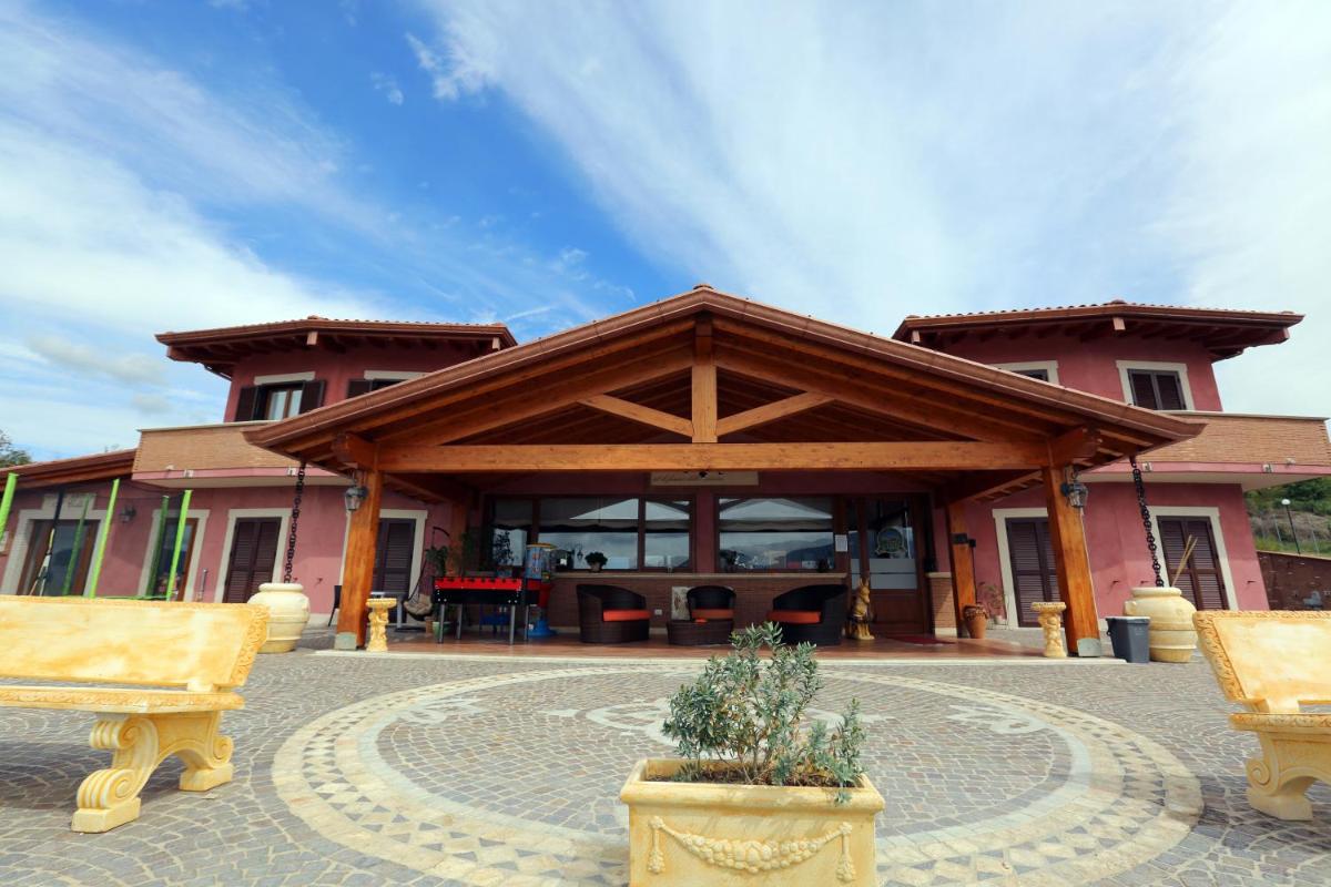 Agriturismo ciociaro " il colle " HOTEL RISTORANTE - Housity