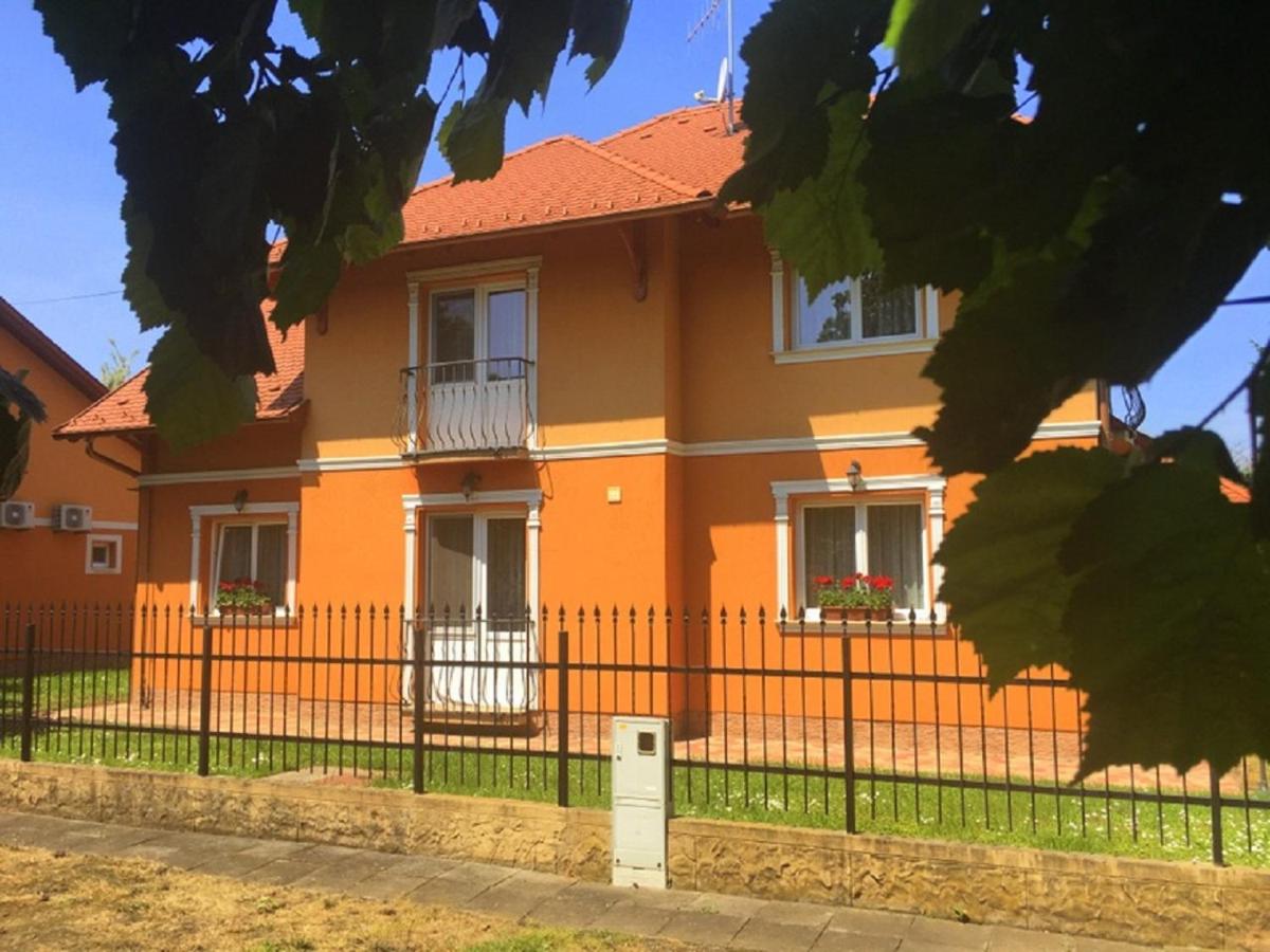 Horváth Vendégház - Housity