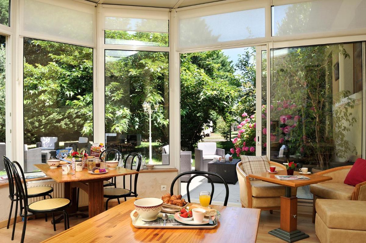 Logis Hôtel Restaurant LE VIEUX FUSIL - Housity