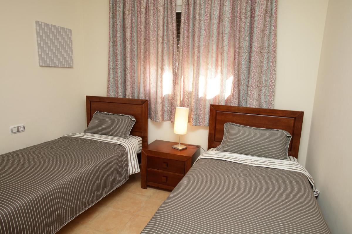 Apartamentos Turisticos Aguilas de los Collados - Housity