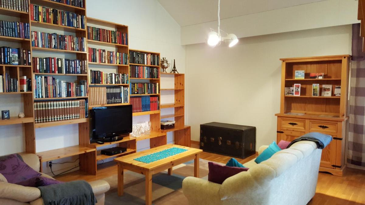 Hulda`s Apartment by the river - Housity