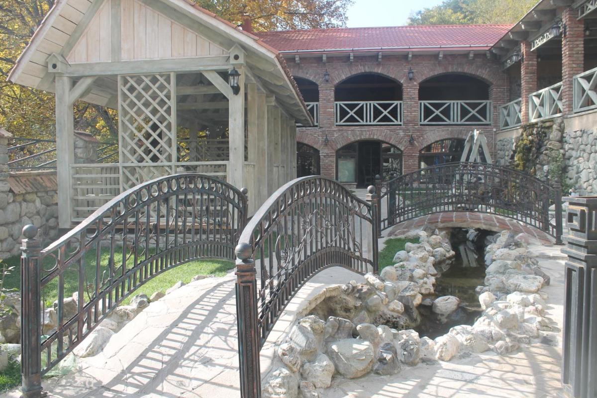 Hotel Restaurant Kakhaberi - Housity