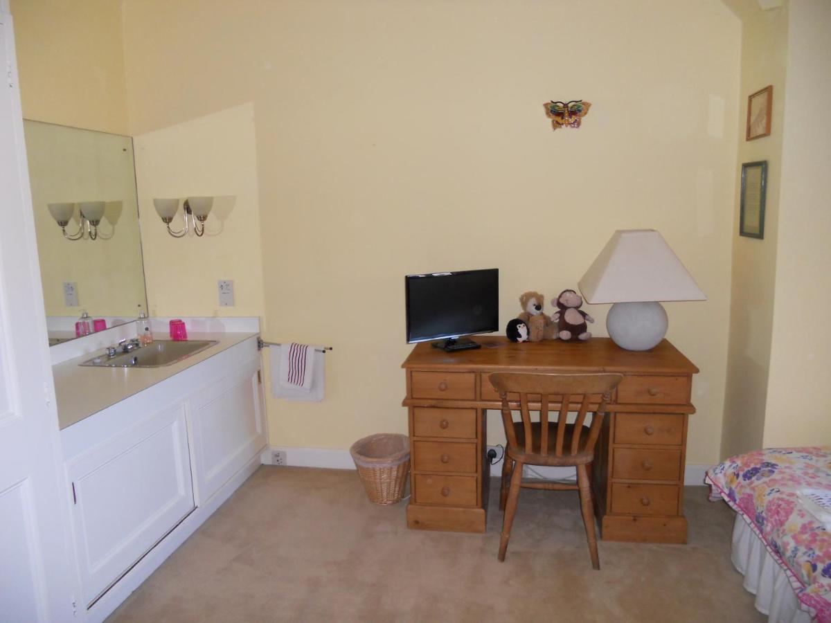 Mayertorne Cottage - Housity