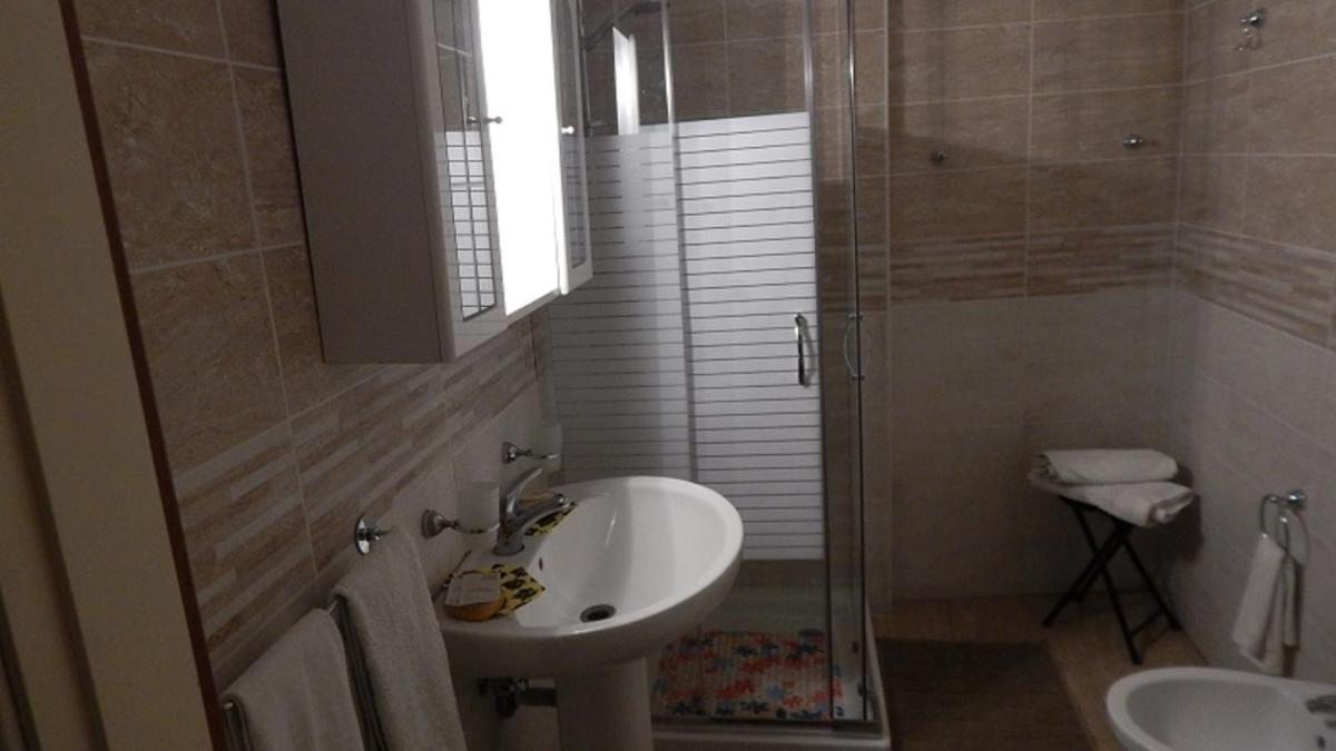 Albatro Rooms - Housity