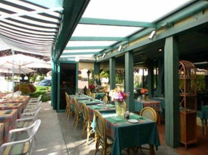 Logis Hôtel Le Pan De Bois - Housity