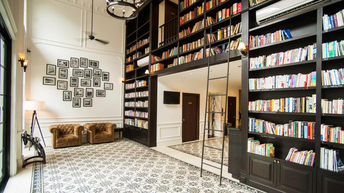 The Alcove Library Hotel - Housity