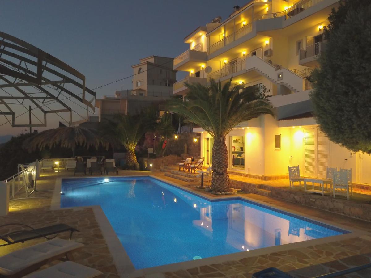Infinity Blue Suite - Housity