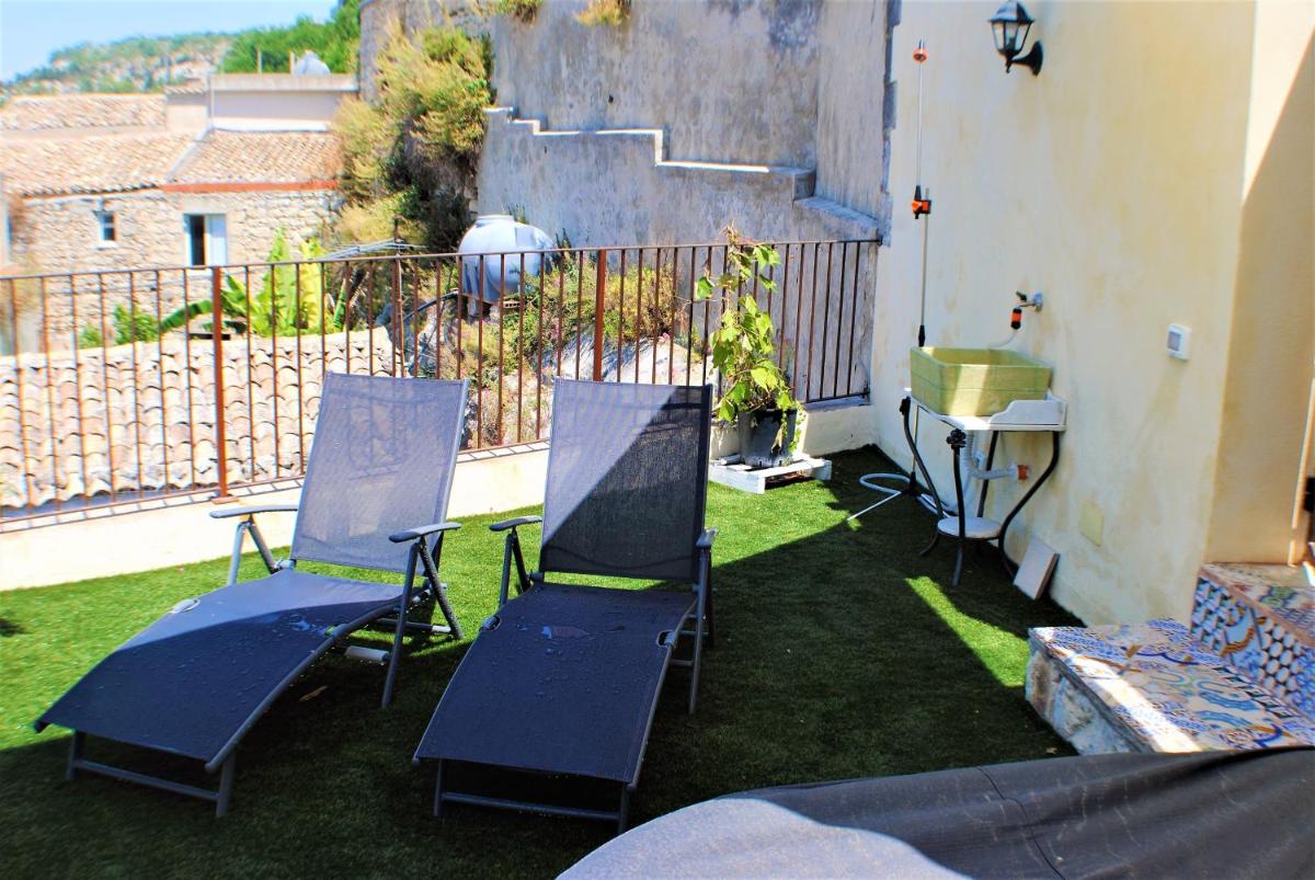 Modica Terrace - Housity