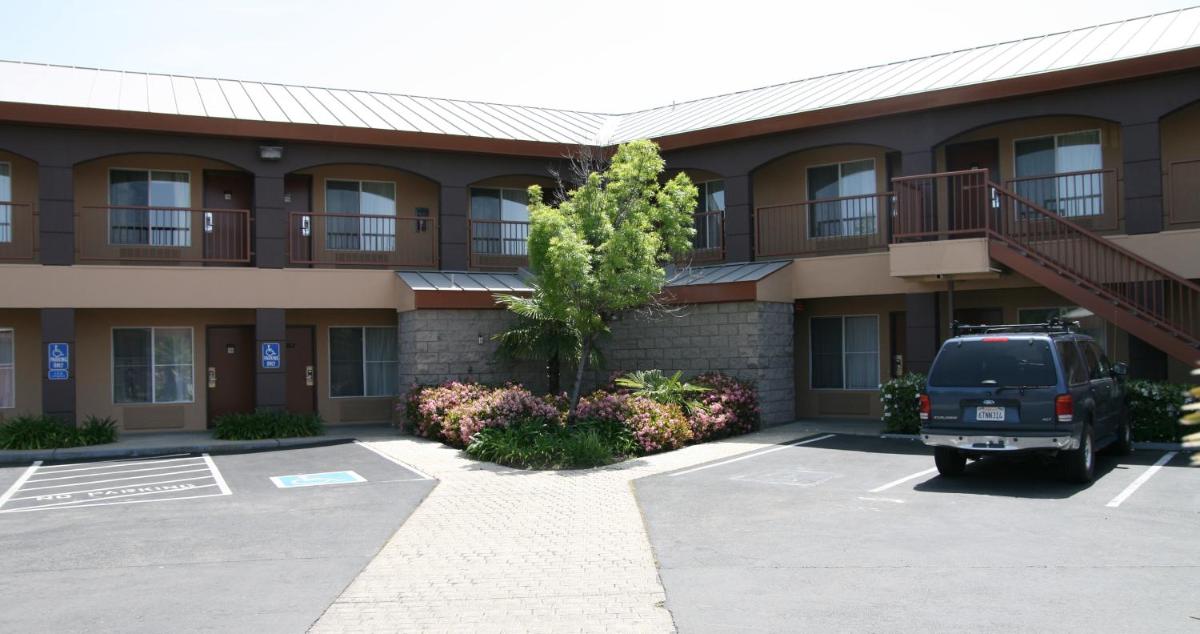 Days Inn by Wyndham Rocklin/Sacramento - Housity