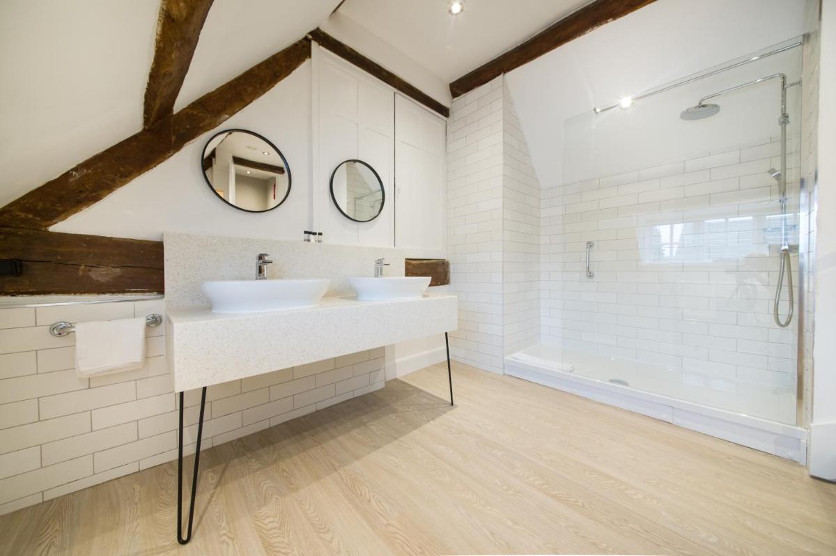 The Dun Cow by Innkeeper's Collection - Housity