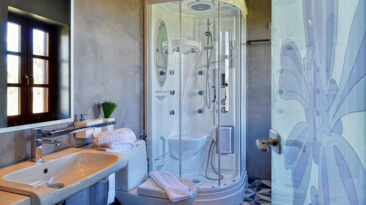 Dilofo Hotel Luxury Suites - Housity