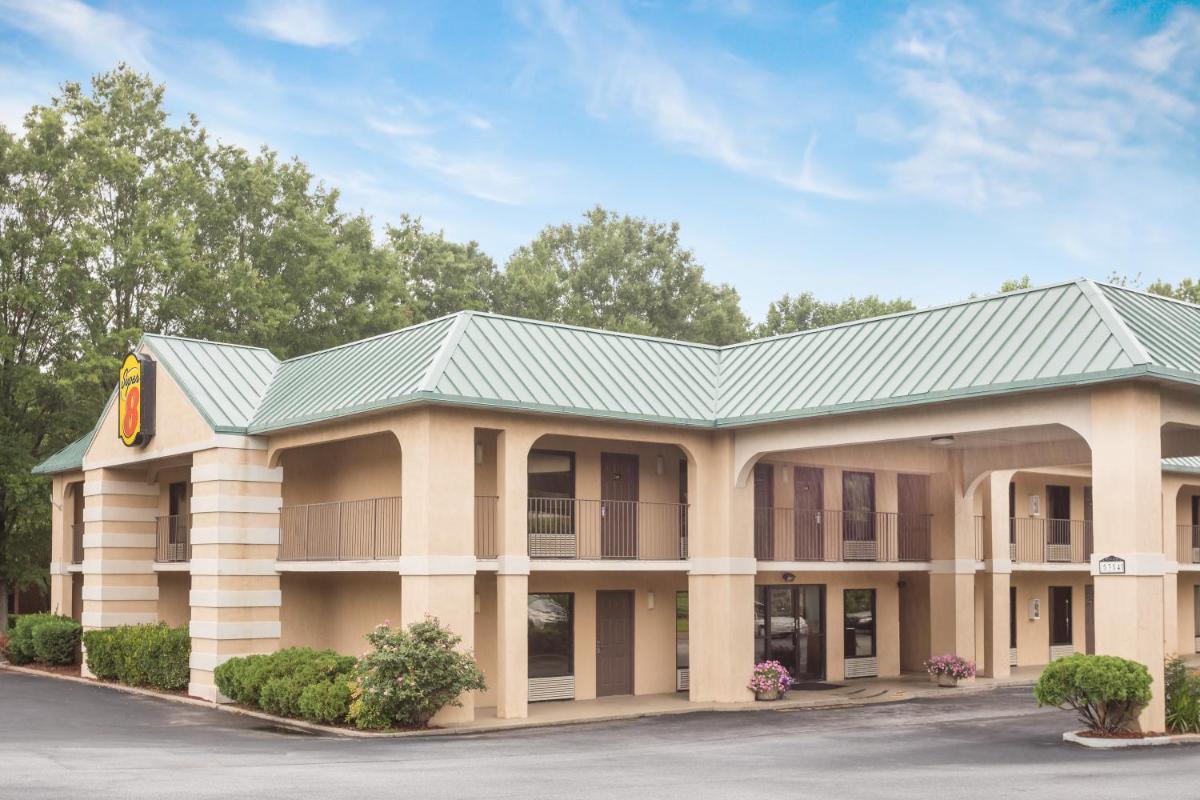 Super 8 by Wyndham Lithonia - Housity