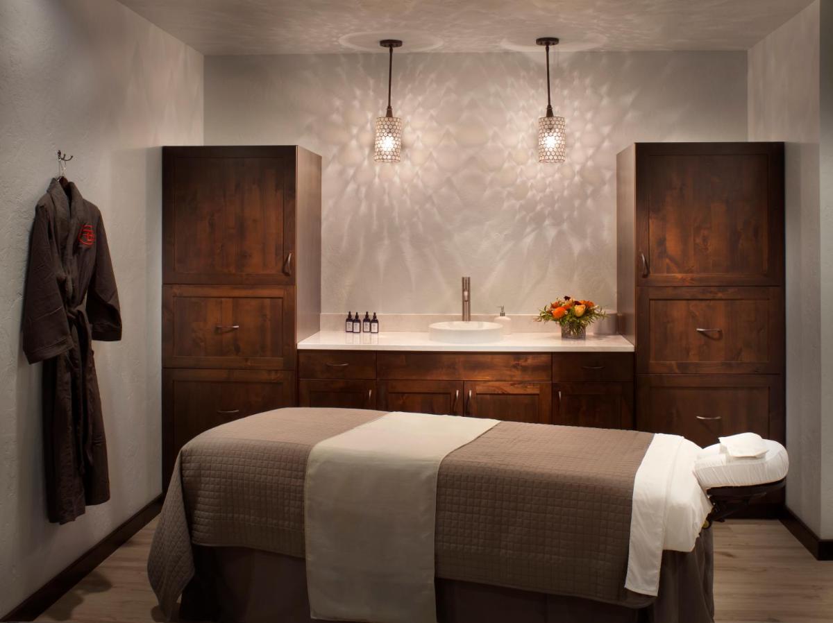 Firebrand Hotel - Housity