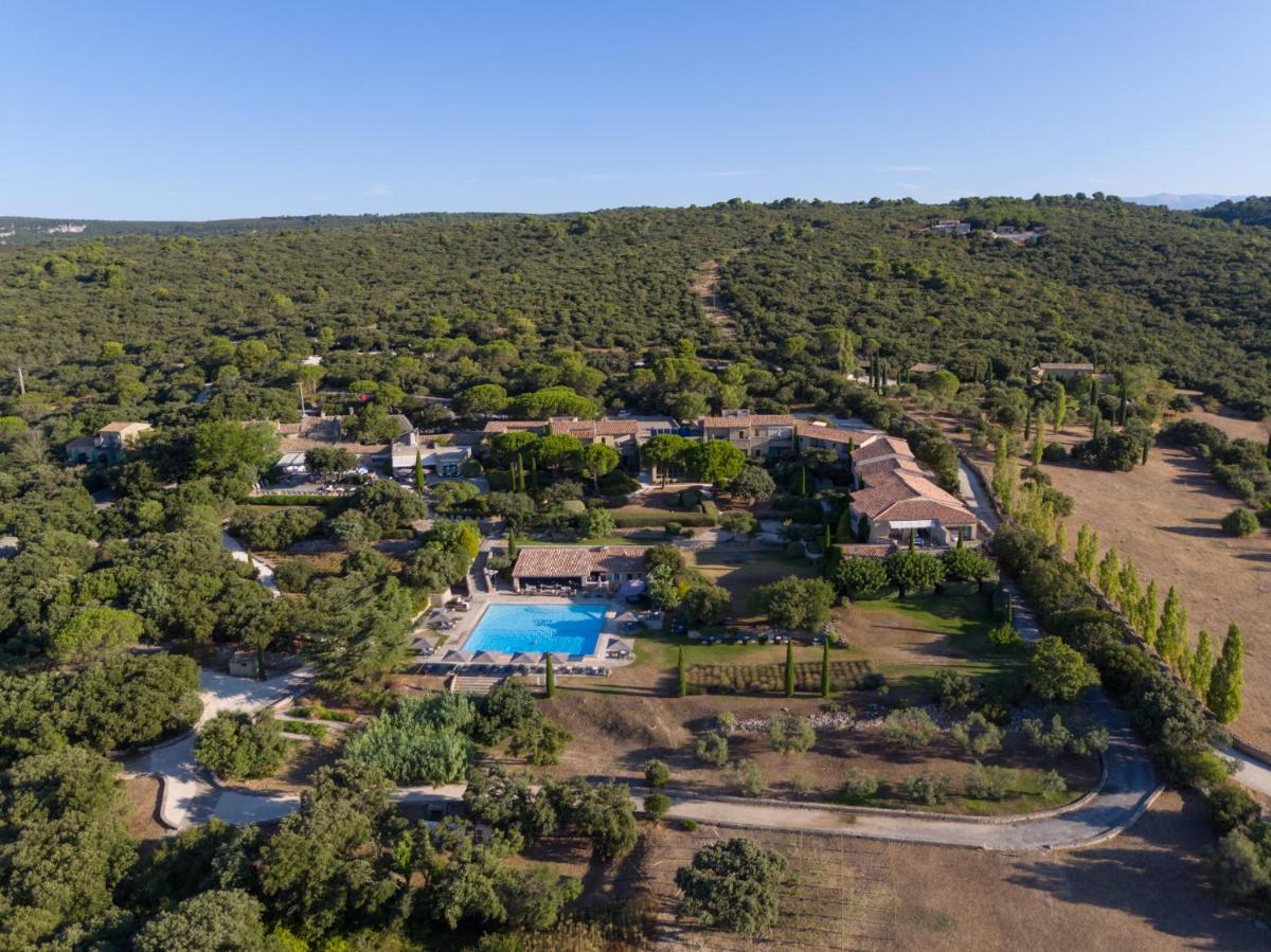Piscine de l'établissement Hotel Les Bories & Spa ou située à proximité