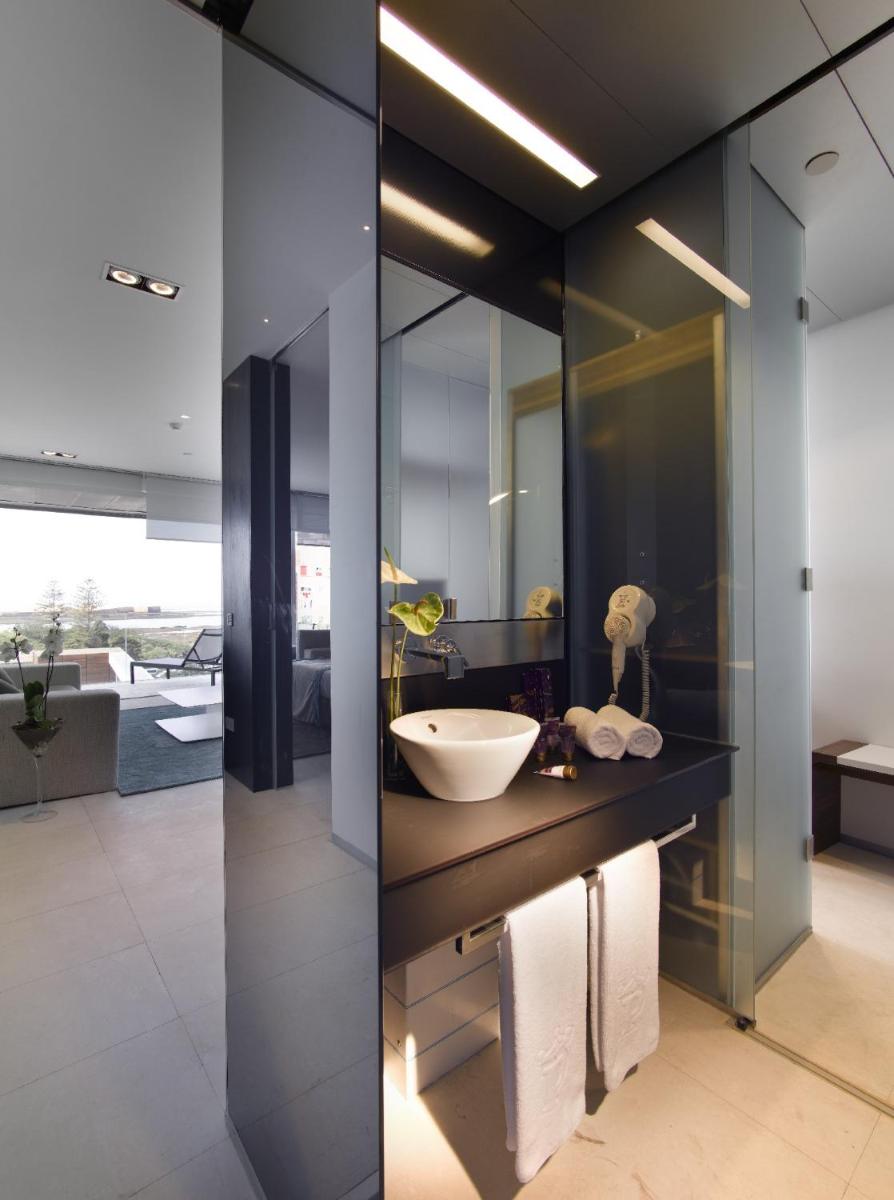 Un baño de Parador de Cádiz