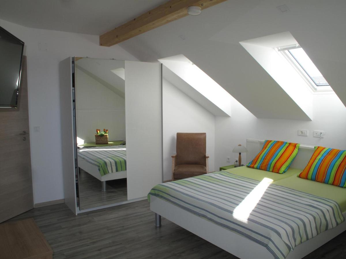 Guesthouse Ursula - Housity